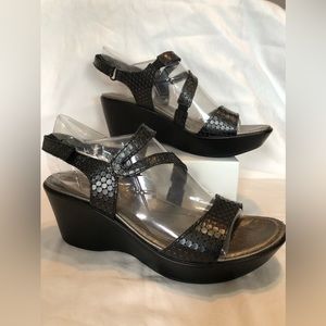 Naot 40 wedge sandal, black/pewter. GUC